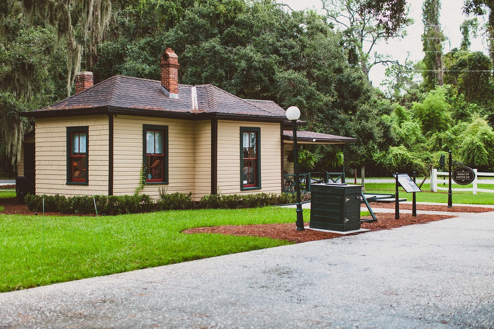 Jekyll Island café exterior beneath oak trees